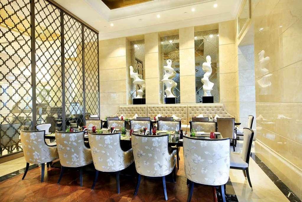Wyndham Grand Xiamen Haicang Ресторант снимка